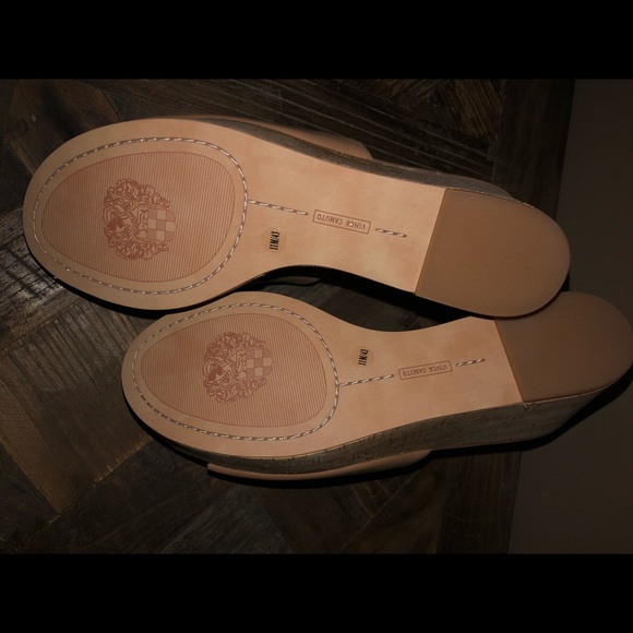 Vince Camuto Gadgen Platform Wedge Sandal - Picture 4 of 8